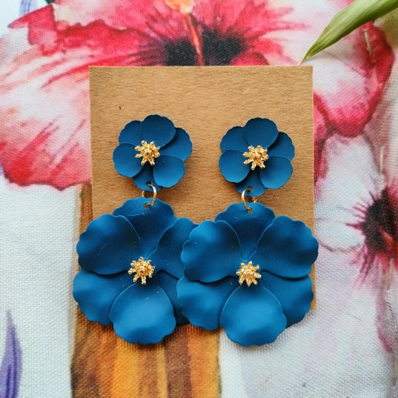 Deep Blue Floral Earrings - Picture 11 of 13
